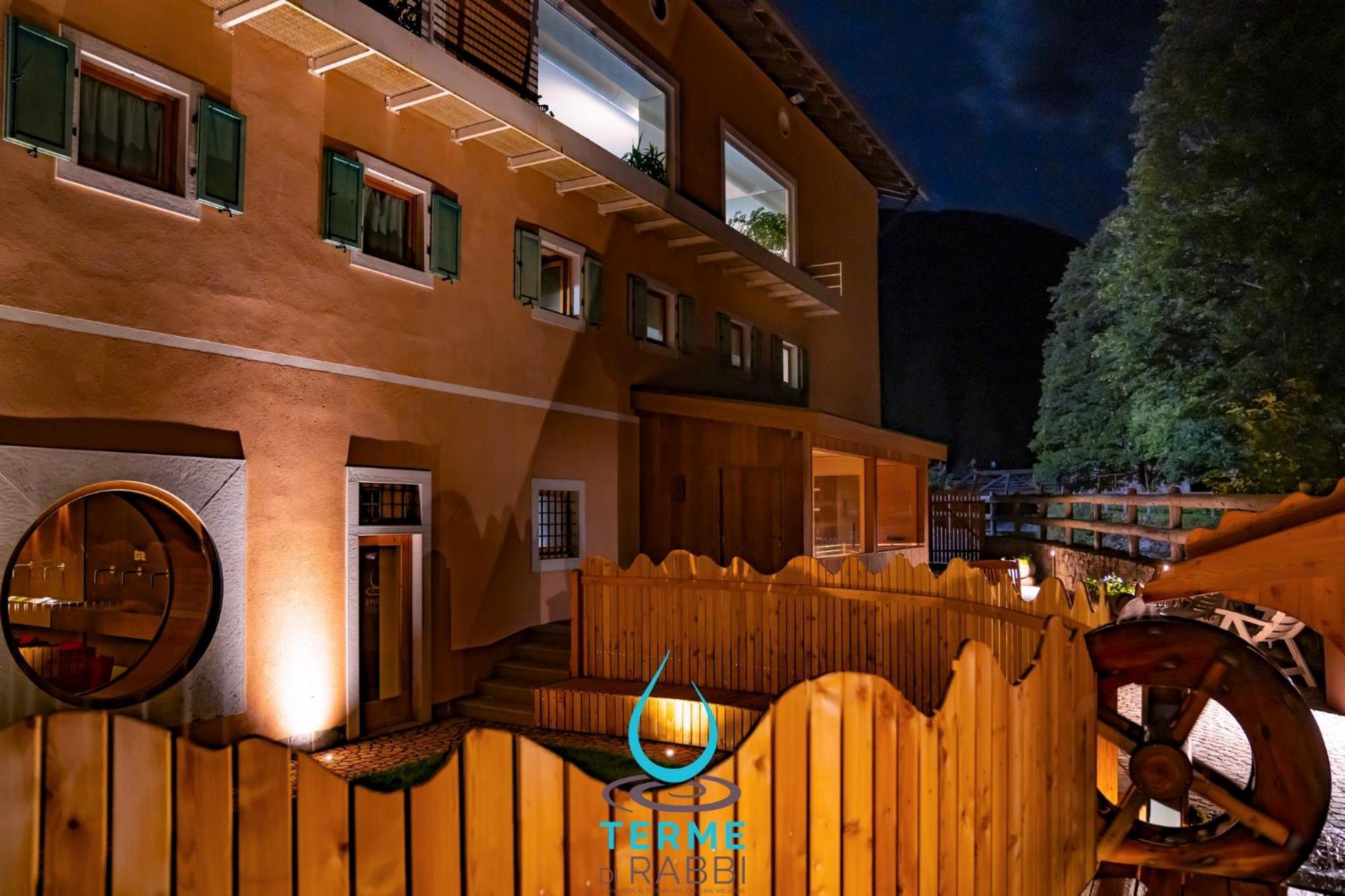 Bagni di Rabbi Hotel Terme Di Rabbi מראה חיצוני תמונה