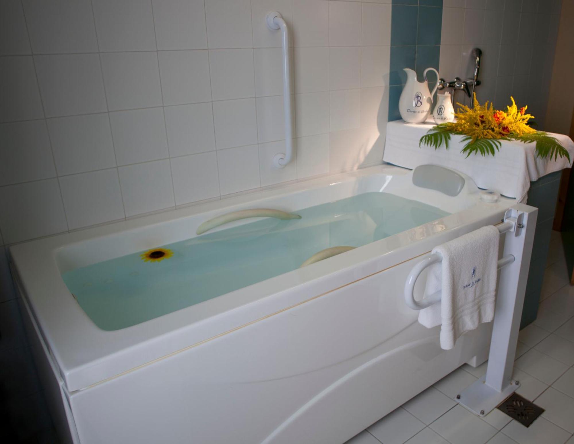 Bagni di Rabbi Hotel Terme Di Rabbi מראה חיצוני תמונה